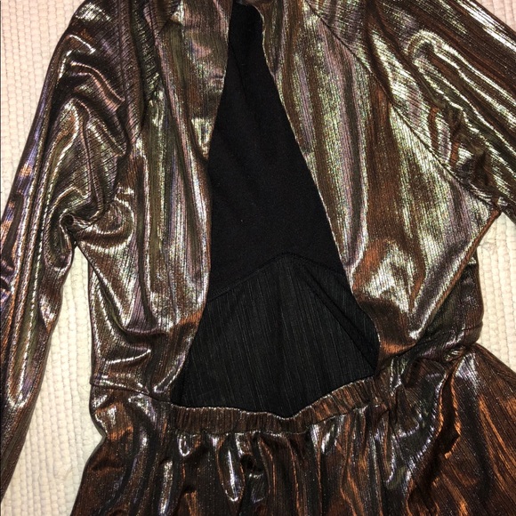 SOLD Metallic party dress with open back - Picture 2 of 4